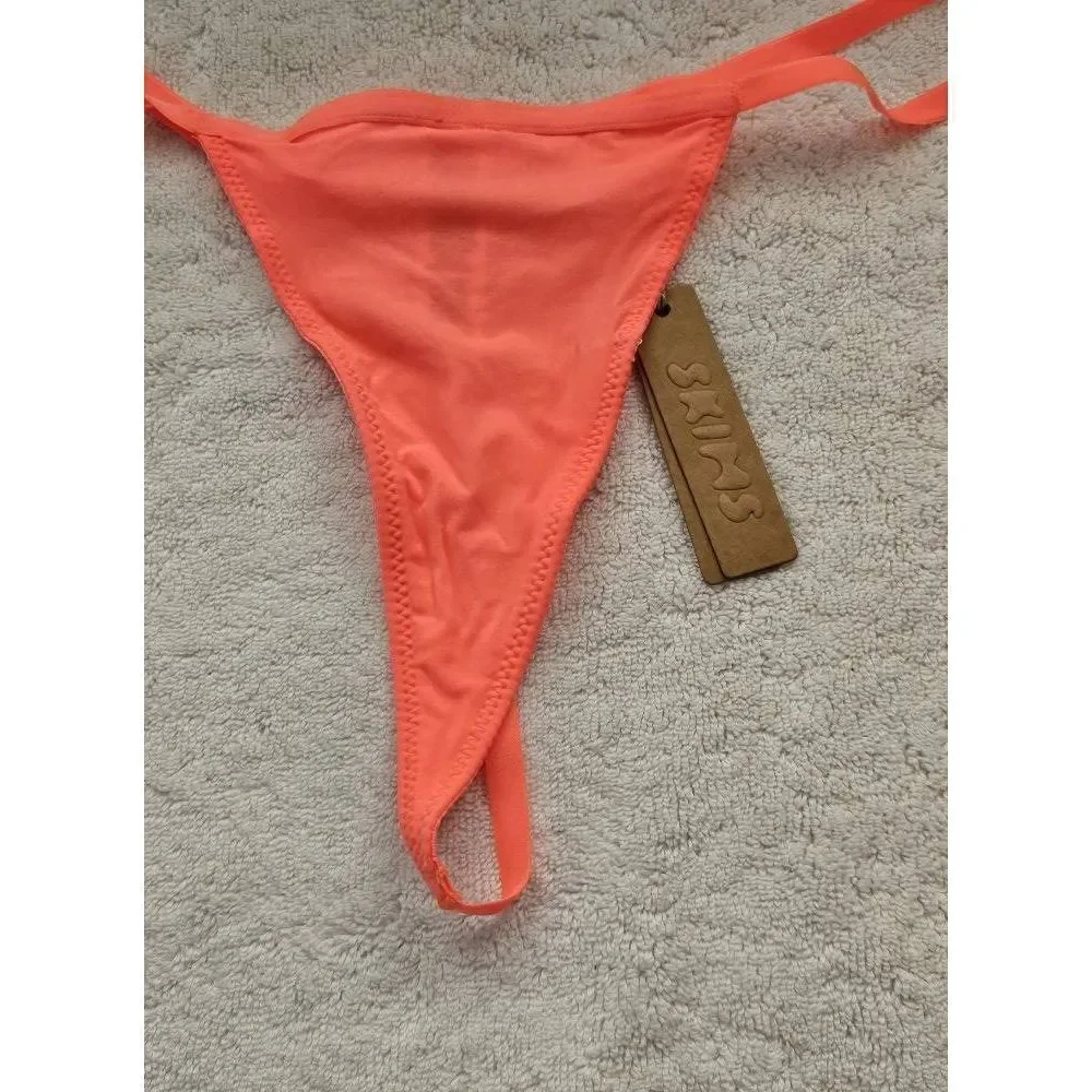 Skims thong panty Nwt‎